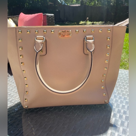 Sandrine Stud Michael Kors tan tote - Picture 2 of 8